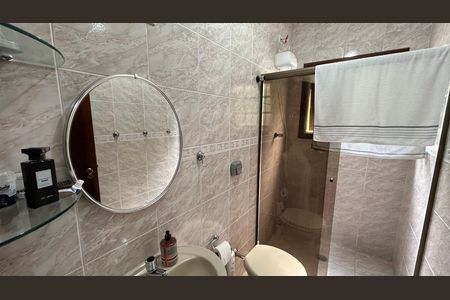 Casa à venda com 230m², 3 quartos e 2 vagasBanheiro 1