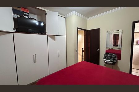 Casa à venda com 230m², 3 quartos e 2 vagasQuarto Suíte