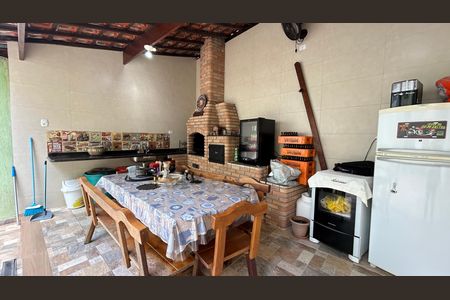 Casa à venda com 230m², 3 quartos e 2 vagasChurrasqueira