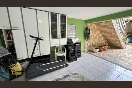 Casa à venda com 230m², 3 quartos e 2 vagasÁrea de Serviço