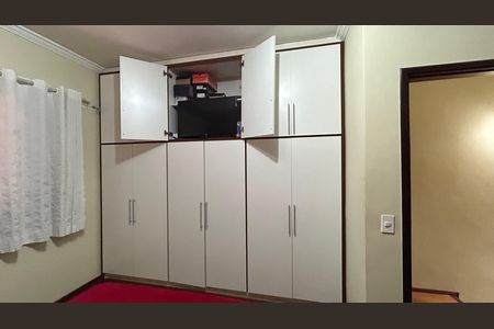 Casa à venda com 230m², 3 quartos e 2 vagasQuarto Suíte