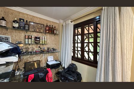 Casa à venda com 230m², 3 quartos e 2 vagasSala Escritório