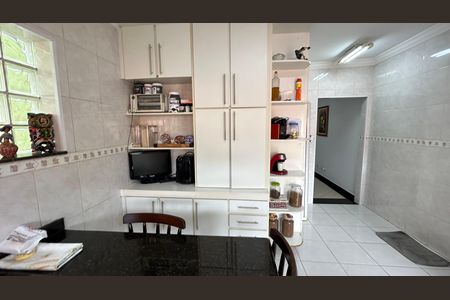 Casa à venda com 230m², 3 quartos e 2 vagasCozinha