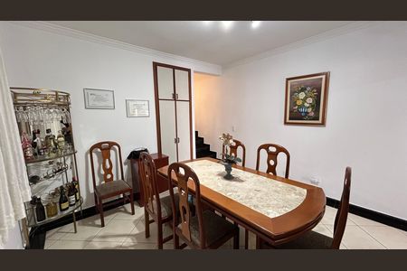 Casa à venda com 230m², 3 quartos e 2 vagasCopa