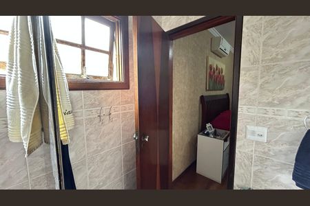Casa à venda com 230m², 3 quartos e 2 vagasBanheiro da Suíte