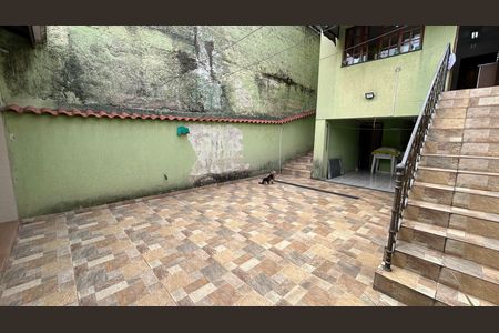 Casa à venda com 230m², 3 quartos e 2 vagasQuintal