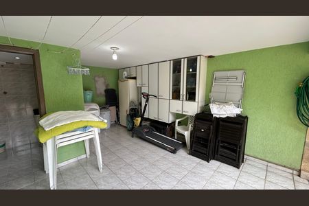 Casa à venda com 230m², 3 quartos e 2 vagasÁrea de Serviço