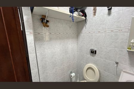 Casa à venda com 230m², 3 quartos e 2 vagasLavabo