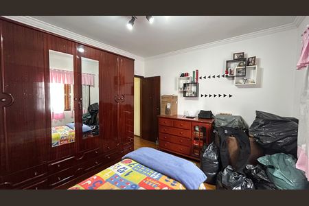 Casa à venda com 230m², 3 quartos e 2 vagasQuarto 2