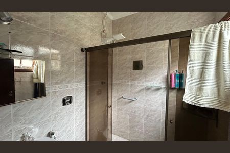 Casa à venda com 230m², 3 quartos e 2 vagasBanheiro da Suíte