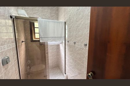 Casa à venda com 230m², 3 quartos e 2 vagasBanheiro 1