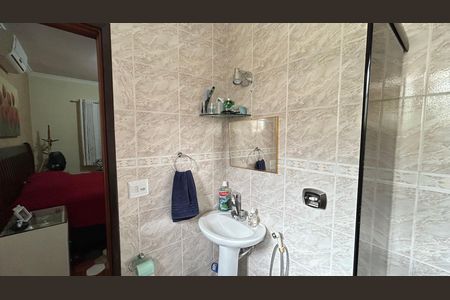 Casa à venda com 230m², 3 quartos e 2 vagasBanheiro da Suíte