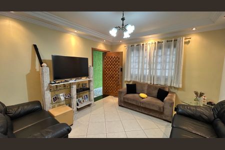 Casa à venda com 230m², 3 quartos e 2 vagasSala