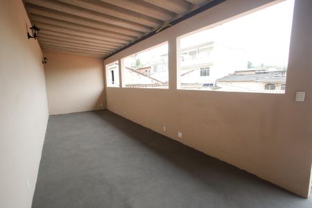 Casa à venda com 130m², 3 quartos e 2 vagasTerraço