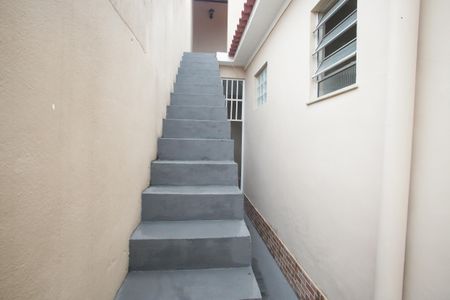 Casa à venda com 130m², 3 quartos e 2 vagasEscada