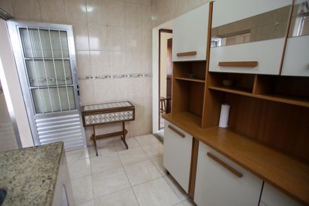 Casa à venda com 130m², 3 quartos e 2 vagasCozinha