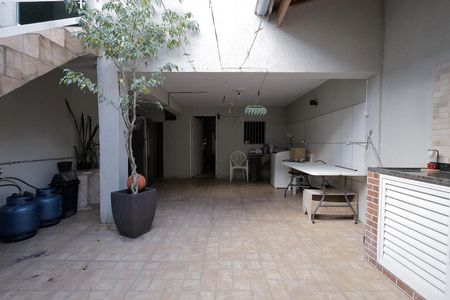 Casa à venda com 270m², 4 quartos e 2 vagas Casa à venda com 270m², 4 quartos e 2 vagasQuintal e Churrasqueira