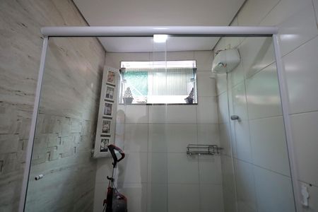 Casa à venda com 270m², 4 quartos e 2 vagas Casa à venda com 270m², 4 quartos e 2 vagasBanheiro 1