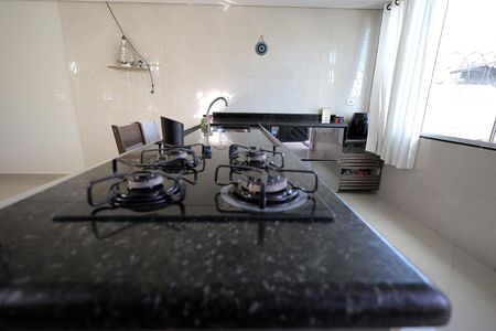 Casa à venda com 270m², 4 quartos e 2 vagas Casa à venda com 270m², 4 quartos e 2 vagasCozinha
