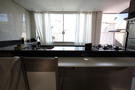 Casa à venda com 270m², 4 quartos e 2 vagas Casa à venda com 270m², 4 quartos e 2 vagasCozinha
