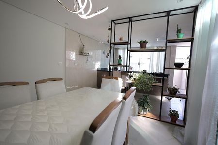 Casa à venda com 270m², 4 quartos e 2 vagas Casa à venda com 270m², 4 quartos e 2 vagasSala de Jantar