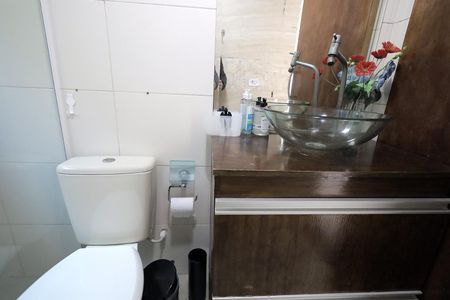 Casa à venda com 270m², 4 quartos e 2 vagas Casa à venda com 270m², 4 quartos e 2 vagasBanheiro 1