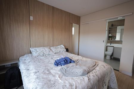 Casa à venda com 270m², 4 quartos e 2 vagas Casa à venda com 270m², 4 quartos e 2 vagasQuarto Suíte