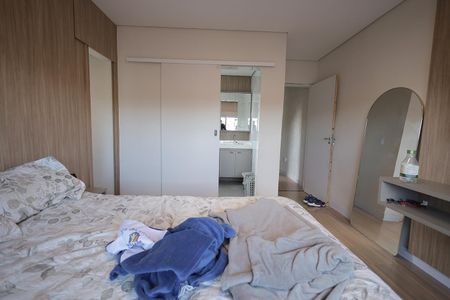 Casa à venda com 270m², 4 quartos e 2 vagas Casa à venda com 270m², 4 quartos e 2 vagasQuarto Suíte