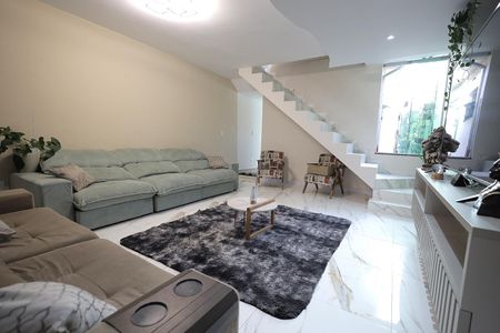 Sala de casa à venda com 4 quartos, 270m² em Jardim Rina, Santo André