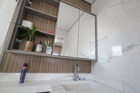 Casa à venda com 270m², 4 quartos e 2 vagas Casa à venda com 270m², 4 quartos e 2 vagasBanheiro Suíte