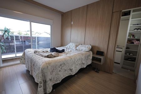 Casa à venda com 270m², 4 quartos e 2 vagas Casa à venda com 270m², 4 quartos e 2 vagasQuarto Suíte