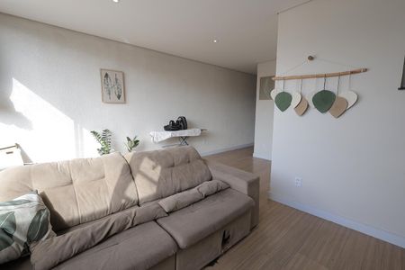 Casa à venda com 270m², 4 quartos e 2 vagas Casa à venda com 270m², 4 quartos e 2 vagasSala de TV