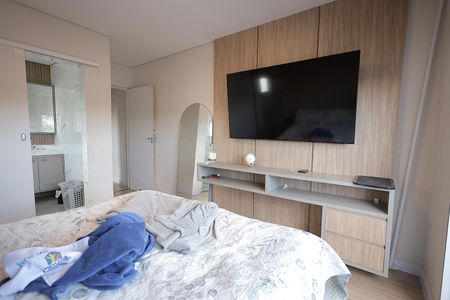 Casa à venda com 270m², 4 quartos e 2 vagas Casa à venda com 270m², 4 quartos e 2 vagasQuarto Suíte