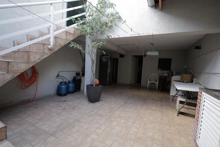 Casa à venda com 270m², 4 quartos e 2 vagas Casa à venda com 270m², 4 quartos e 2 vagasQuintal e Churrasqueira