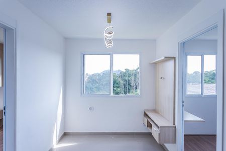 Sala, cozinha e área de serviço de apartamento para alugar com 2 quartos, 32m² em Parque Pan Americano, São Paulo