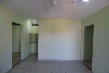 Apartamento para alugar com 75m², 2 quartos e 1 vagaSala