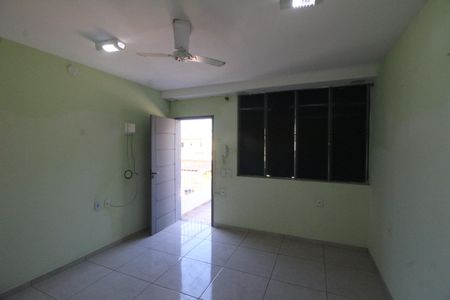 Sala de apartamento para alugar com 2 quartos, 75m² em Jacutinga, Mesquita