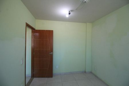 Quarto 1 de apartamento para alugar com 2 quartos, 75m² em Jacutinga, Mesquita