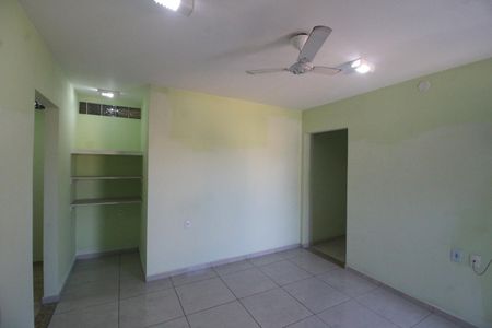 Sala de apartamento para alugar com 2 quartos, 75m² em Jacutinga, Mesquita