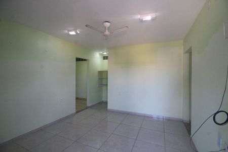 Sala de apartamento para alugar com 2 quartos, 75m² em Jacutinga, Mesquita