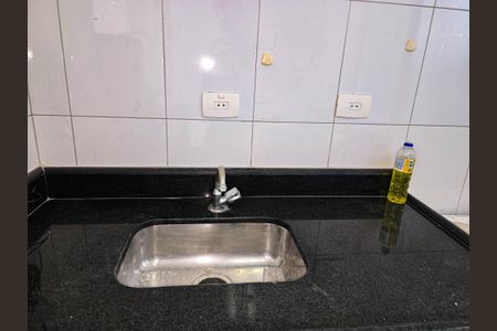 Apartamento para alugar com 75m², 2 quartos e sem vagaCozinha e Área de Serviço