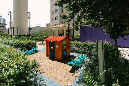 Apartamento para alugar com 28m², 1 quarto e sem vaga Apartamento para alugar com 28m², 1 quarto e sem vagaÁrea comum - Playground
