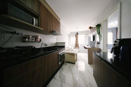 Sala/Cozinha e Área de Serviço de apartamento para alugar com 1 quarto, 28m² em Vila Penteado, São Paulo