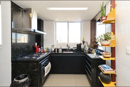 Apartamento à venda com 135m², 3 quartos e 2 vagas Apartamento à venda com 135m², 3 quartos e 2 vagasCozinha