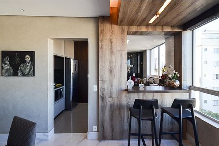 Apartamento à venda com 135m², 3 quartos e 2 vagas Apartamento à venda com 135m², 3 quartos e 2 vagasVaranda