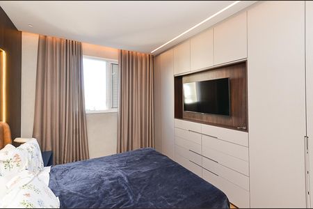 Apartamento à venda com 135m², 3 quartos e 2 vagas Apartamento à venda com 135m², 3 quartos e 2 vagasSuíte