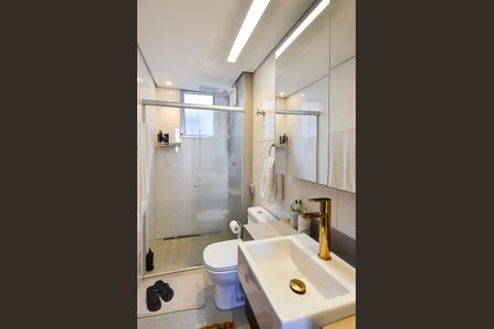 Apartamento à venda com 135m², 3 quartos e 2 vagas Apartamento à venda com 135m², 3 quartos e 2 vagasBanheiro Suíte