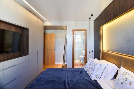 Apartamento à venda com 135m², 3 quartos e 2 vagas Apartamento à venda com 135m², 3 quartos e 2 vagasSuíte