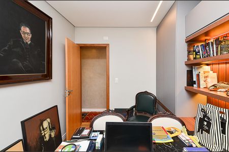 Apartamento à venda com 135m², 3 quartos e 2 vagas Apartamento à venda com 135m², 3 quartos e 2 vagasQuarto 2