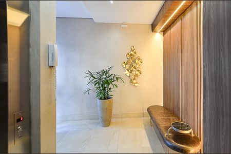 Apartamento à venda com 135m², 3 quartos e 2 vagas Apartamento à venda com 135m², 3 quartos e 2 vagasHall de entrada